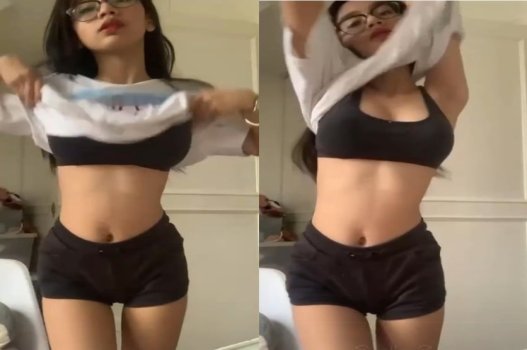 Đụ gái xinh ngực lớn hết sảy